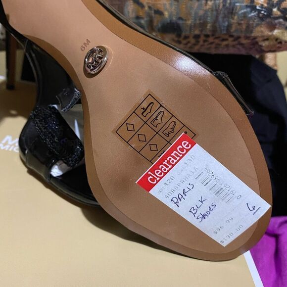 Michael Kors Paris Sandal Black Patent Heel Open Toe Sequin Bow Women sz 6 Mk - Picture 4 of 5